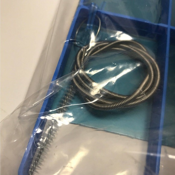 Camelbak Hydration Cleaning Kit Brushes, Tabs, Dryer - Keep Your Gear Fresh - Picture 8 of 9